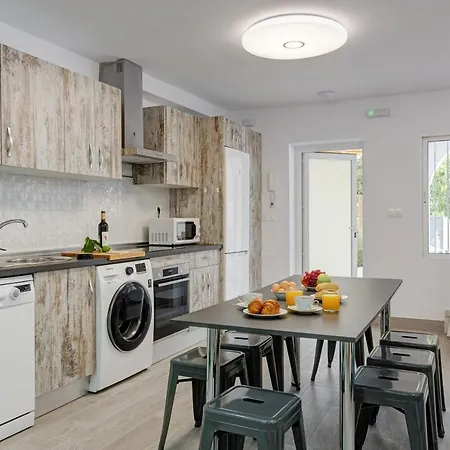 Mamba By Seric,15' Walking To The * 토레몰리노스